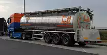 =MB Actros von UNITRANS BOHEMIA steht auf einem Rastplatz an der A 3 im August 2020