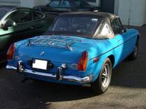Heckansicht eines MG B Roadsters. Besucherparkplatz der Düsseldorfer Classic Remise am 17.09.2020.