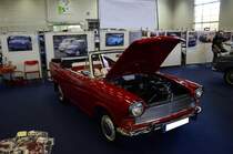 Lloyd Arabella Cabriolet. Serienmäßig gab es die Arabella nicht als Cabriolet. Aber einige geschickte Karosseriebauer haben dieses Projekt umgesetzt. Angeblich wurden drei Arabella´s in Cabriolets umgebaut. Der Vierzylinderboxermotor aus Leichtmetall hat einen Hubraum von 897 cm³. Während dieser Motor in der einfachen Arabella 38 PS leistet, kommt die Arabella de Luxe durch eine andere Vergaserbestückung auf eine Leistung von 45 PS. Motorworld Cologne 2018.