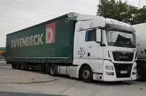 =MAN TGX-Sattelzug mit einem Auflieger des Logistikers DUVENBECK, 08-2020