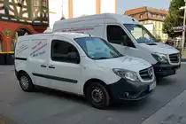 =MB Citan und Sprinter vom Haus- und Grundstücksservice MINDT stehen im August 2020 in Fulda