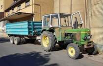 =John Deere 2030 steht zur Getreideanlieferung auf dem Betriebshof der Raiffeisen-Warenzentrale in Hünfeld, Juli 2020