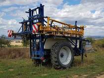 =Sieger-Feldspritze, gesehen bei Hünfelden im August 2020