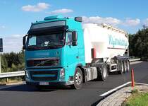 =Volvo FH mit einem Siloauflieger der Firma KLEINWÄCHTER, 08-2020