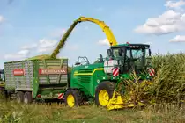 24.9.2020 Maishäcksler bei der Arbeit in Zetel Bohlenberge