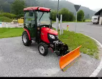 Traktor vom Typ  TYM TS23 am Strassenrand in Saland ausgestellt am 20.09.2020