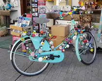 =Klingelfahrrad steht im August 2020 in Würzburg