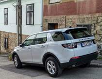 Rückansicht: Land Rover Discovery Sport in Mai, 2020.