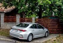 Rückansicht: Toyota Corolla E210 Sedan in Mai, 2020.