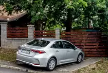 Rückansicht: Toyota Corolla E210 Sedan in Mai, 2020.