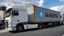 =DAF XF-Sattelzug hat einen MAERSK-Container geladen, 08-2020