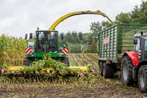 25.9.2020 - Zetel Bohlenberge - Häcksler John Deere bei der Maisernte