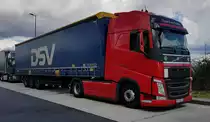 =Volvo FH von TRANS EURO EXPRESS mit einem Sattelauflieger von DSV rastet im August 2020 an der A 3