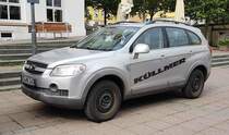 =Chevrolet Captiva der Firma KÜLLMER steht im August 2020 auf einer Baustelle in Fulda