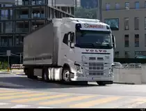 Volvo Sattelschlepper unterwegs in Schaan/FL am 30.09.2020