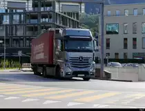 Mercedes Actros Sattelschlepper unterwegs in Schaan/FL am 30.09.2020