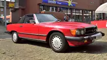 Mercedes 560 SL (R 107) für den US Markt, am 16.09.2020 in Buxtehude