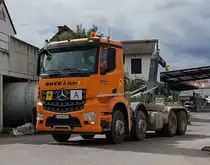 =MB Arocs der Firma BOCK & Sohn auf einer Einsatzstelle in Hünfeld, 08-2020