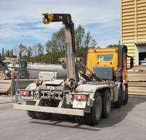 =MB Arocs der Firma BOCK & Sohn auf einer Einsatzstelle in Hünfeld, 08-2020