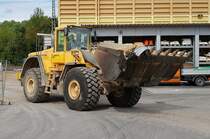 =Volvo L150E bei der Beschickung der mobilen Siebanlage Terra Select DT5 im August 2020