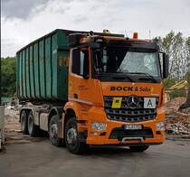 =MB Arocs der Firma BOCK & Sohn auf einer Einsatzstelle in Hünfeld, 08-2020