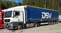 =MAN TGX-Sattelzug mit einem Auflieger von DSV, 08-2020