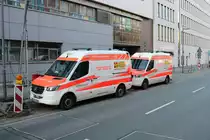 Zwei ASB Frankfurt Mercedes Benz Sprinter KTW am 10.10.20 