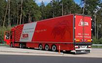=MB Actros der Spedition SCHILLING steht auf einem Rastplatz an der A 7, 09-2020