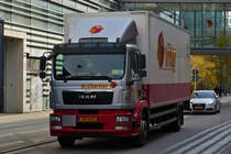 MAN Kastenaufbau aufgenommen in den Straßen von Belval Plaza. 10.2020 