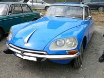 Citroen DS20 aus dem Jahr 1974. Oldtimertreffen an der  Alten Dreherei  in Mülheim an der Ruhr im Juni 2015.