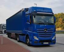 =MB Actros der Spedition SCHMIDT-HOFMANN steht auf einem Rastplatz an der A 7