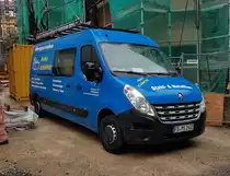 =Renault Master von Metallbau SCHÄFER steht an der Rathausbaustelle in Hünfeld, 10-2020