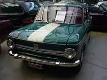NSU Prinz 4L, gebaut von 1961 bis 1973. In den letzten Jahren seiner Produktion wurde ein großer Teil, dank eines sehr engagierten Importeurs, nach Italien exportiert. Auch der abgelichtete Prinz 4L ist ein Italien Re-import, erkennbar an den seitlichen vorderen Blinkleuchten und natürlich am  alten  italienischen Kennzeichen der Provinz Enna auf Sizilien. Der im Heck verbaute Zweizylindervertikaltwinmotor leistet 30 PS aus einem Hubraum von 598 cm³. Classic Remise Düsseldorf am 31.10.2020.