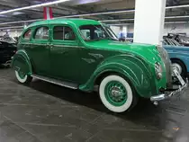 De Soto Airflow III Series S-2-Six von 1936. Von den Airflow III Modellen wurden im Jahr 1936 genau 5.000 Einheiten produziert. Davon waren 4.750 Einheiten fourdoor Sedan Modelle und 250 Coupes bzw. Convertibles. Der Sechszylinderreihenmotor leistet  100 PS aus einem Hubraum von 3950 cm³. Techno Classica Essen am 14.04.2013.