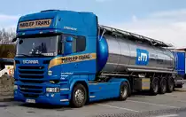 =Scania R 450-Tanksattelzug von MARLEP TRANS steht im Dezember 2019 auf einem Rastplatz an der A3