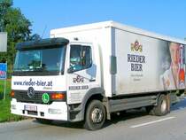 Mercedes ATEGO der Brauerei RIED auf Zustellfahrt von k�stlichen Biersorten und Limonaden; 070720