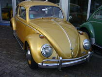 VW Typ 1  Käfer  von 1957 mit Exportstoßstangen. Essen-Kettwig am 15.11.2020.