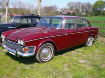 Humber Super Snipe Series IV, wie er von 1962 bis Ende 1963 in Englands  Autohauptstadt  Coventry gebaut wurde. Die Modellreihe Super Snipe war bereits seit 1938 im Verkaufsprogramm von Humber. 1940 wurde die Produktion kriegsbedingt eingestellt und im Herbst 1945 leicht modifiziert wieder aufgenommen. 1958 wurde die Modellreihe komplett optisch und technisch überarbeitet und bis 1967 in insgesamt fünf Serie bis 1967 angeboten. Der gezeigte Super Snipe Series 4 wird von einem Sechszylinderreihenmotor mit einem Hubraum von 2965 cm³ und eine Leistung von 124 PS. Die Höchstgeschwindigkeit wurde mit 155 km/h angegeben. Insgesamt wurde ca. 6500 Series IV Modelle verkauft. Oldtimertreffen auf dem Prickingshof in Haltern im Sommer 2010.