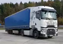 =Renault-Sattelzug steht auf einem Rastplatz an der A 7 im November 2020