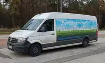 =VW Crafter II vom Wäscheservice HEINELMÄNNCHEN steht auf einem Rastplatz an der A 7 im November 2020