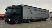 =MB Actros von KLÖCKER-Transport steht auf einem Rastplatz bei Bad Hersfeld, 10-2020