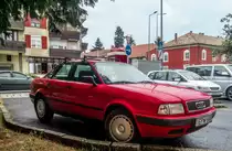 Audi 80 B4, fotografiert in Juni 2020. 