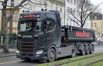 Die Fa. BTW GmbH Tiefbau-Unternehmung mit einem SCANIA 650 S Sattelkipper am 30.11.20 Berlin-Karlshorst. 