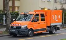 Die Berliner Stadtreinigung (KS869) mit einem neueren Transporter vom Typ MAN TGE 5.180 am 30.11.20 Berlin Karlshorst.