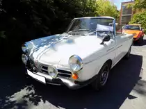 NSU Wankel Spider. 1964 - 1967. Erster Serienwagen der Welt mit einem Wankelmotor. Der Spider wurde auf der Frankfurter Automobilausstellung im September 1963 vorgestellt. Während der vierjährigen Produktionszeit wurden 2375 Wagen hergestellt. Der Wankelmotor hat einen Kammerinhalt von 500 cm³ und leistet 50 PS. Die Höchstgeschwindigkeit liegt bei 152 km/h. Oldtimertreffen des Oldtimerclubs Schermbeck in Lühlerheim im Spätsommer 2018.
