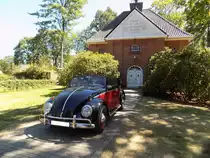 VW Typ 15  Käfer Cabriolet  des Modelljahres 1962. Der im Heck verbaute, gebläsegekühlte Vierzylinderboxermotor hat einen Hubraum von 1192 cm³ und leistet 30 PS. Oldtimertreffen des Oldtimerclubs Schermbeck in Lühlerheim im Spätsommer 2018.