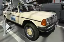 Deises Mercedes-Benz T-Modell (S 123) diente ursprünglich als Münchner Taxi. (Verkehrszentrum des Deutschen Museums München, August 2020)