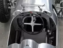 Blick ins Cockpit eines Auto Union Typ C Grand Prix von 1936/37. (Verkehrszentrum des Deutschen Museums München, August 2020)