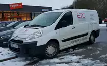 =Citroen Jumpy von ETC steht auf einem Parkplatz in Petersberg, 12-2020
