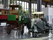 Ein pferdegezogener Tankwagen von 1909 und eine 1924 bei Krupp gebaut Straßenkehrmaschine mit Wasserkessel. (Verkehrszentrum des Deutschen Museums München, August 2020)